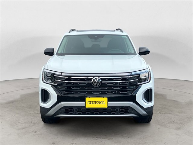 New 2025 Volkswagen Atlas Peak Edition SE image 8