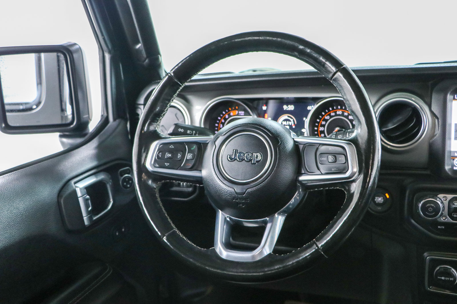 Used 2022 Jeep Wrangler Unlimited Sahara w/ Cold Weather Group AWD/4WD image 12