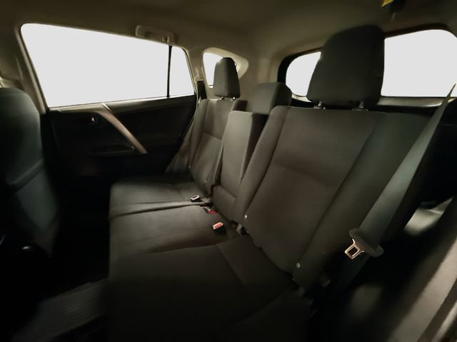Used 2018 Toyota RAV4 LE w/ All Weather Liner Package AWD/4WD image 23