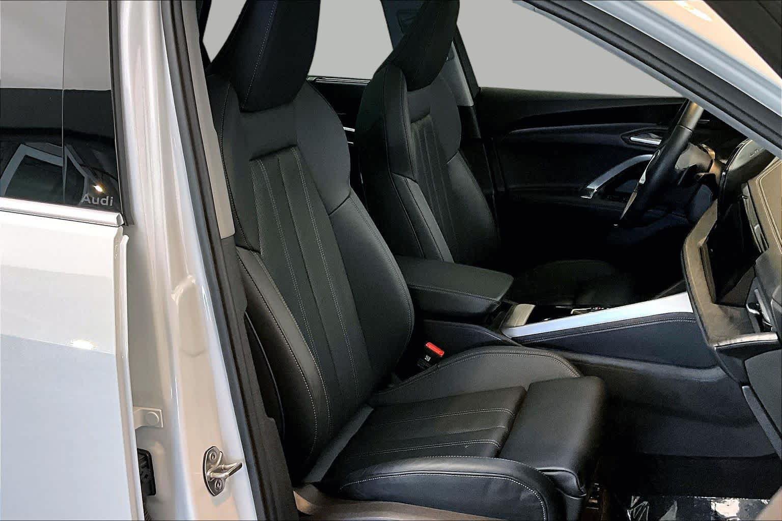 Certified 2025 Audi Q5 Premium AWD/4WD image 9