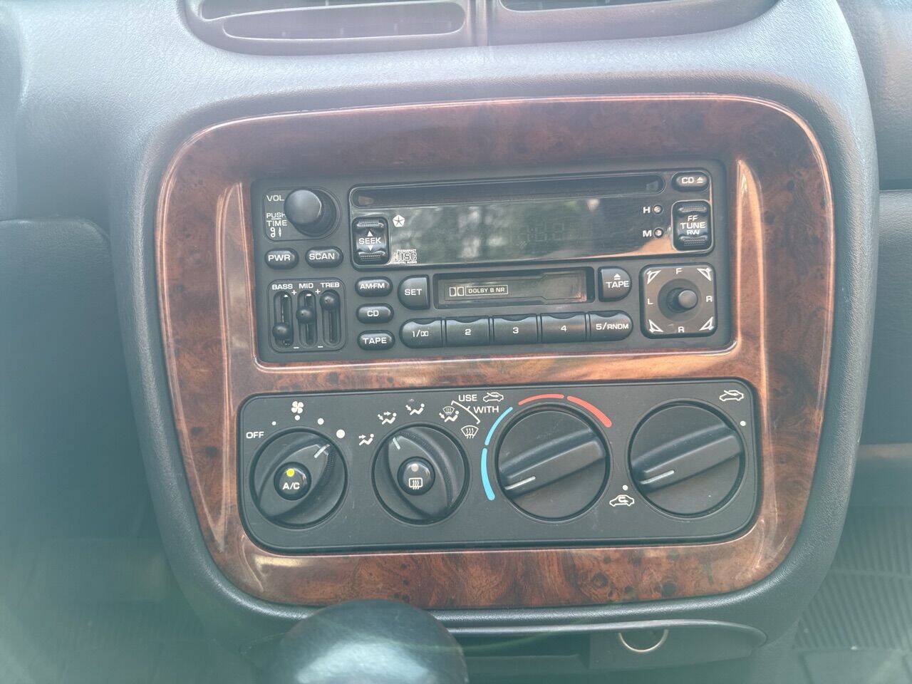 Used 1998 Chrysler Sebring JXI FWD image 11