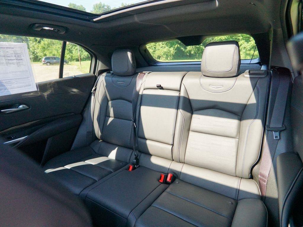 Used 2024 Cadillac XT4 Sport FWD image 33