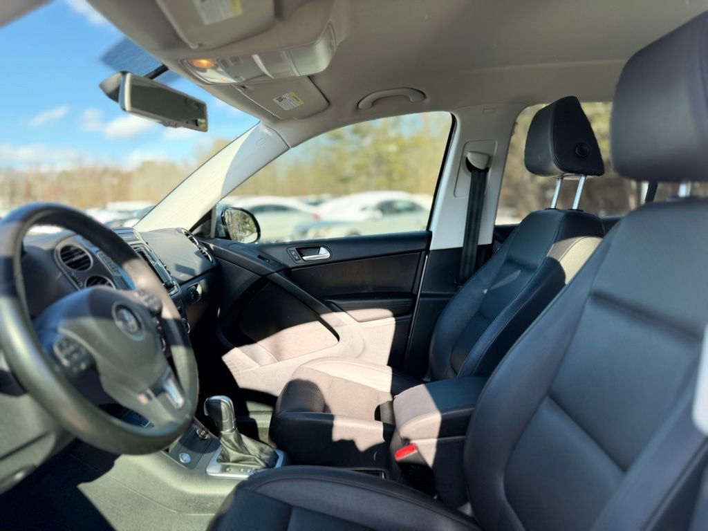Used 2017 Volkswagen Tiguan S image 14
