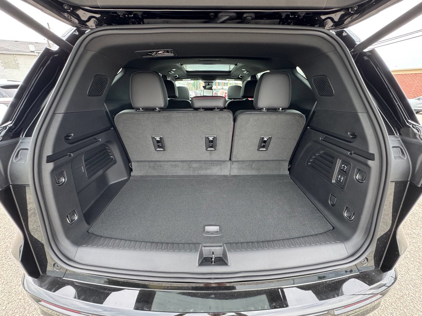 New 2027 Chevrolet Traverse RS AWD/4WD image 34