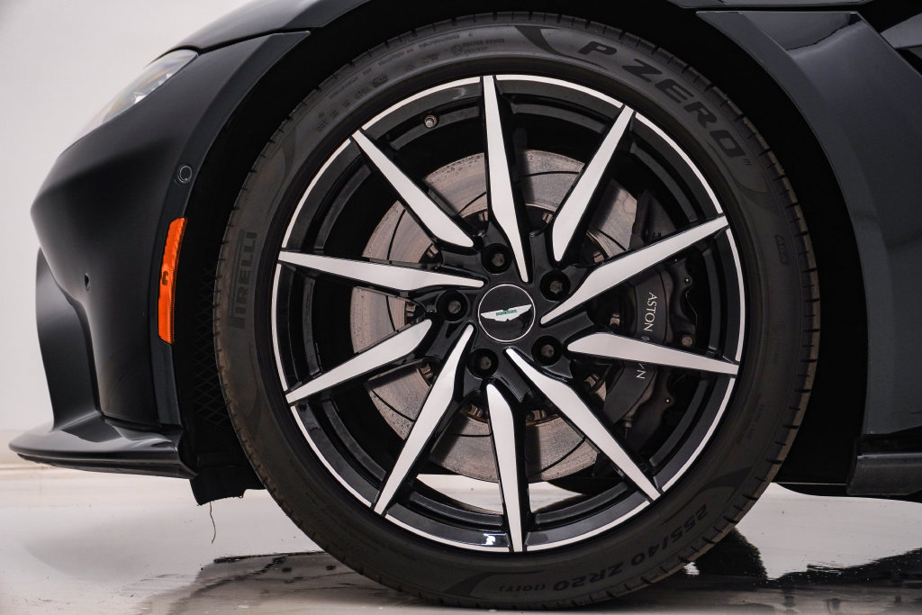 Used 2019 Aston Martin V8 Vantage Coupe RWD image 15
