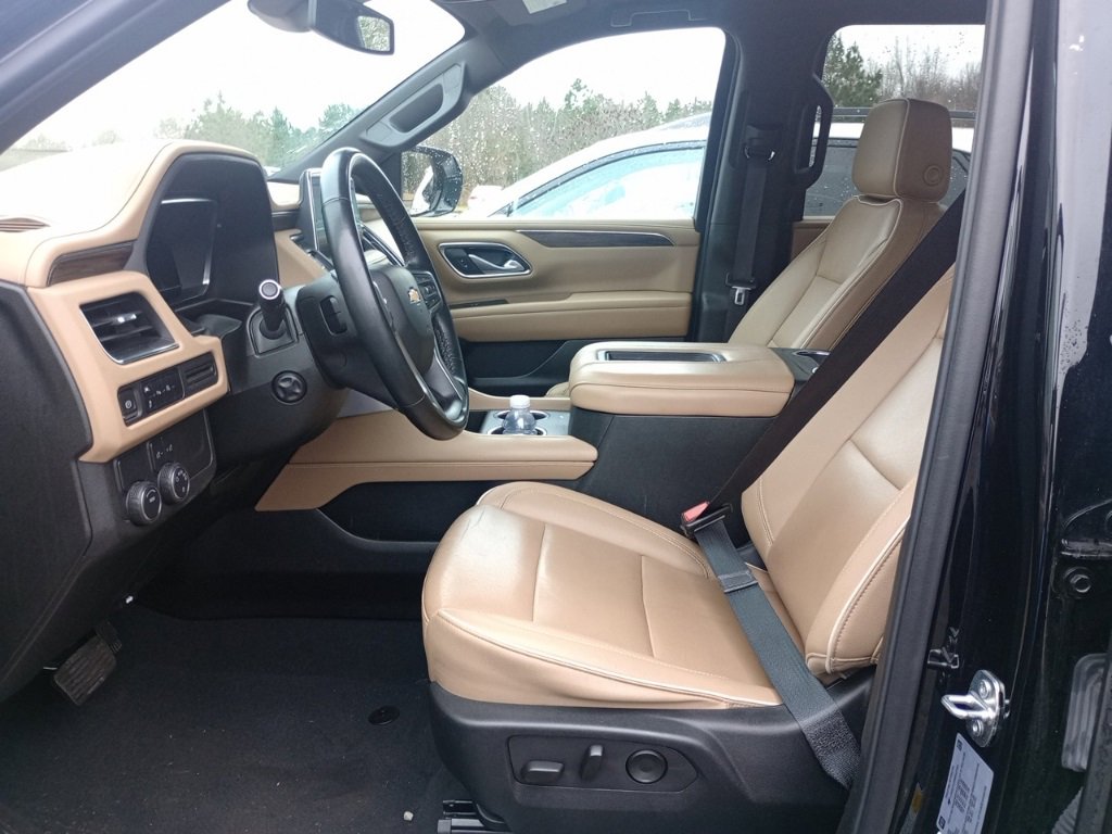 Used 2024 Chevrolet Suburban Premier image 19