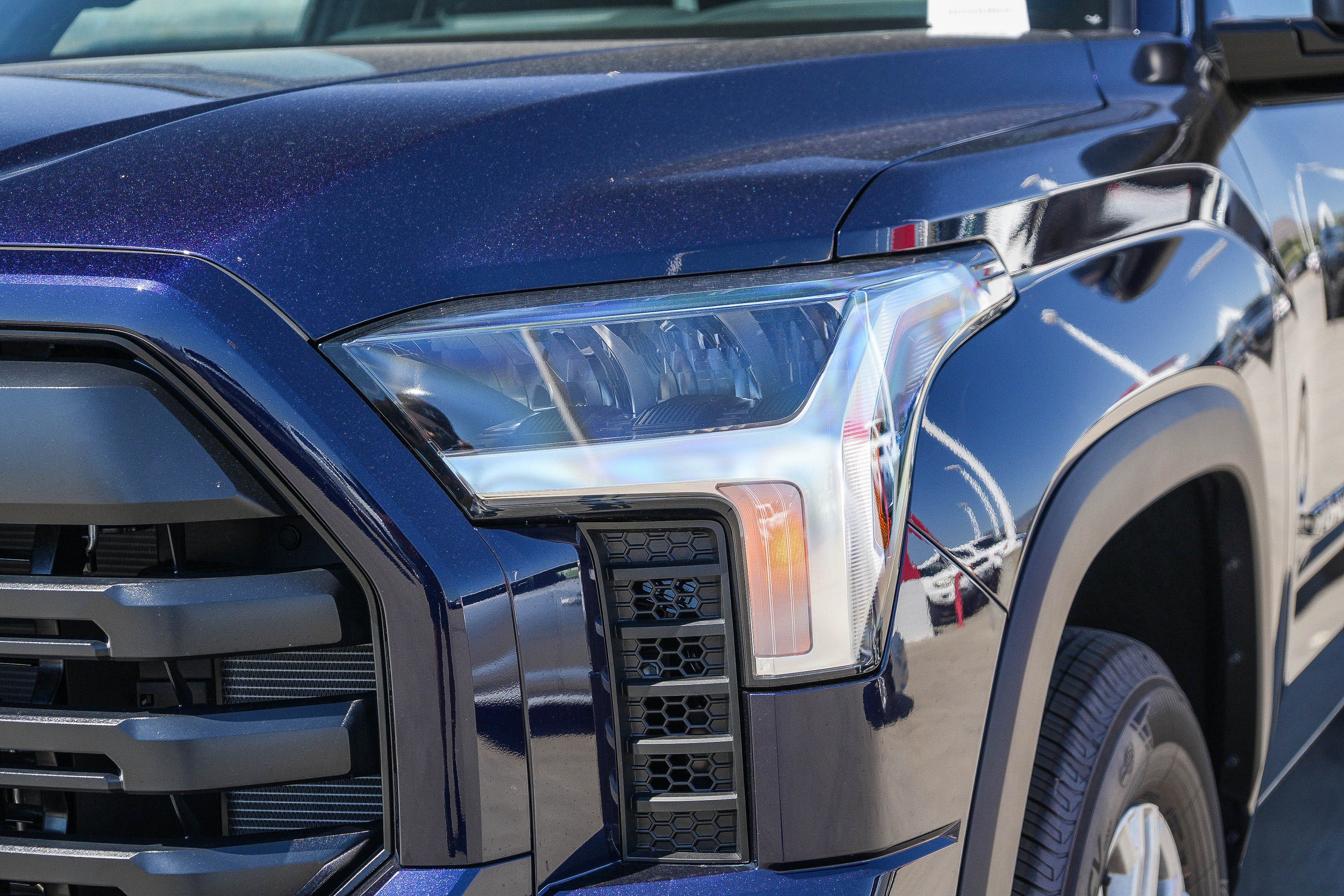 New 2026 Toyota Tundra SR5 w/ SR5 Convenience Package AWD/4WD image 5