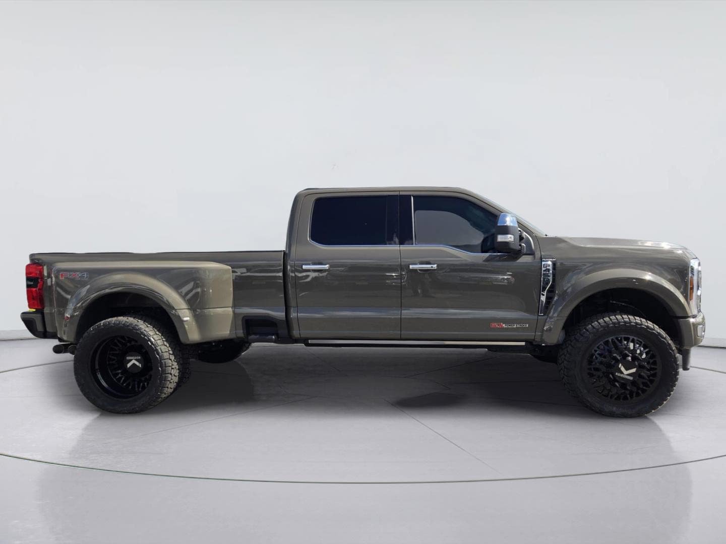 Used 2026 Ford F450 Platinum w/ Platinum Plus Package AWD/4WD image 4