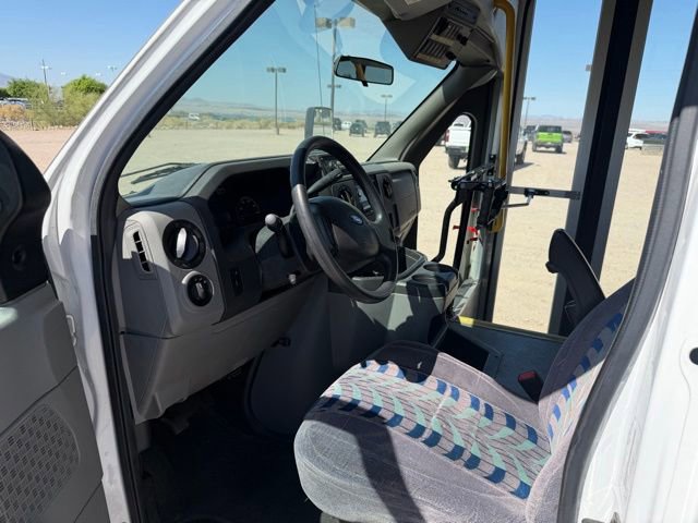 Used 2016 Ford E-450 and Econoline 450 Super Duty w/ Shuttle Bus Prep Package RWD image 4