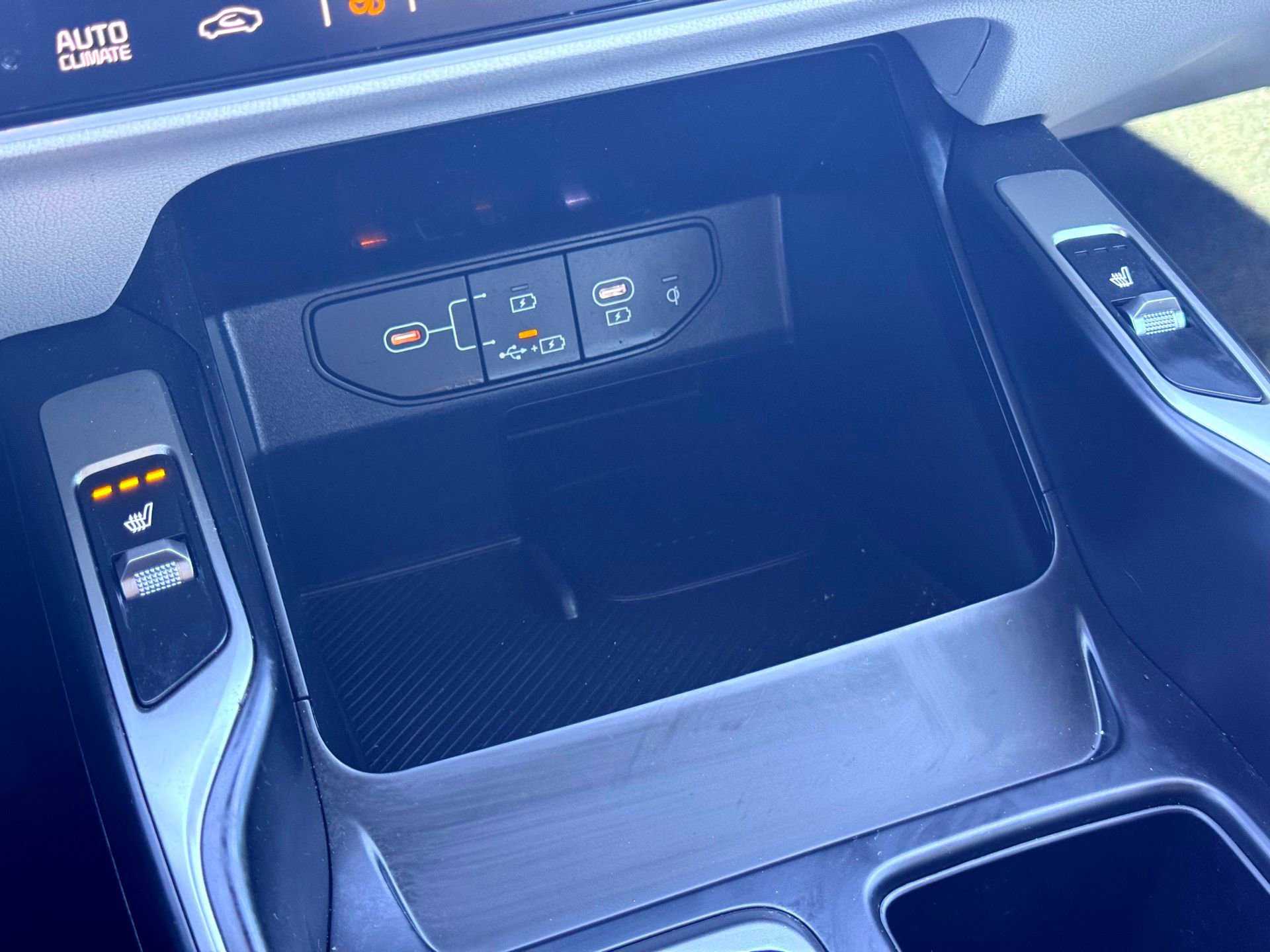 Used 2025 Kia Sorento S image 26