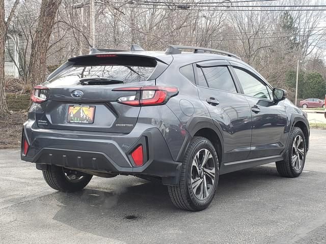 Used 2024 Subaru Crosstrek 2.0i Premium image 3