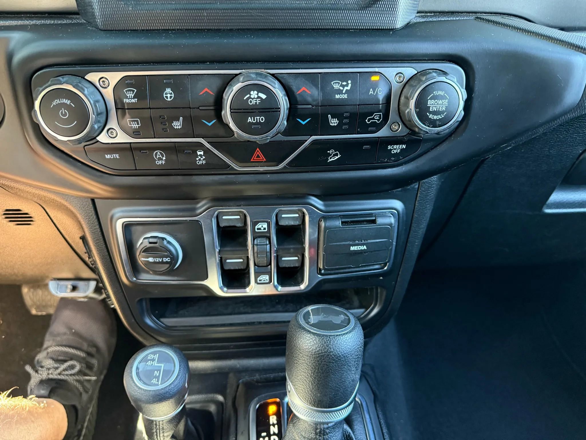 Used 2021 Jeep Wrangler Unlimited Sport image 26