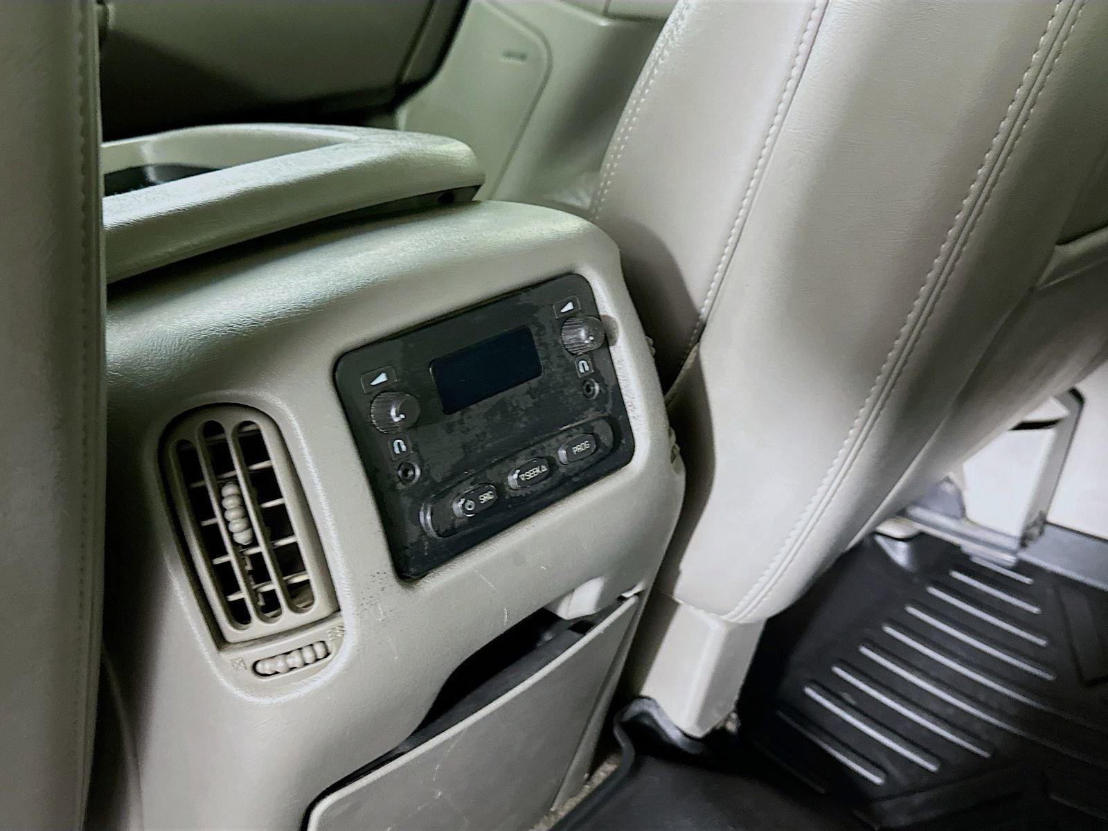 Used 2006 Chevrolet Silverado 2500 LT w/ Heavy-Duty Power Package image 24