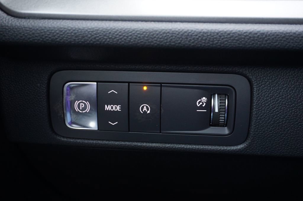 Used 2025 Chevrolet Traverse LT w/ Driver Confidence Package FWD image 22