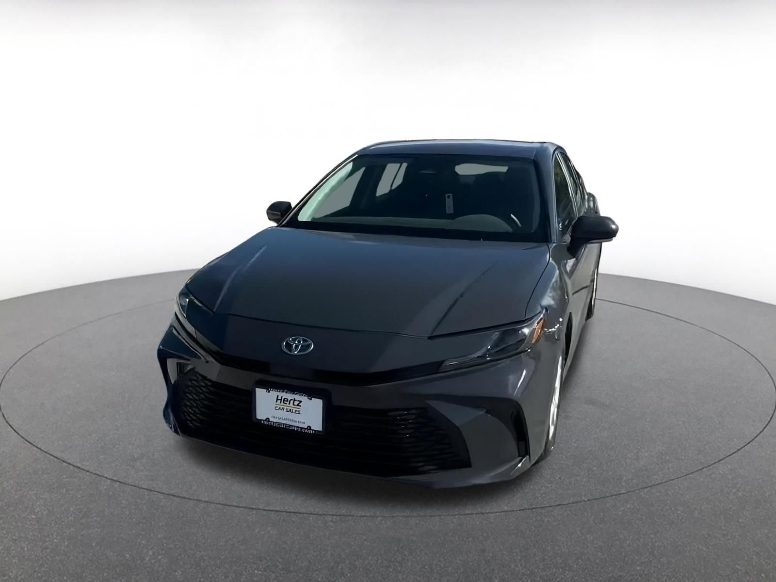 Used 2025 Toyota Camry LE image 7