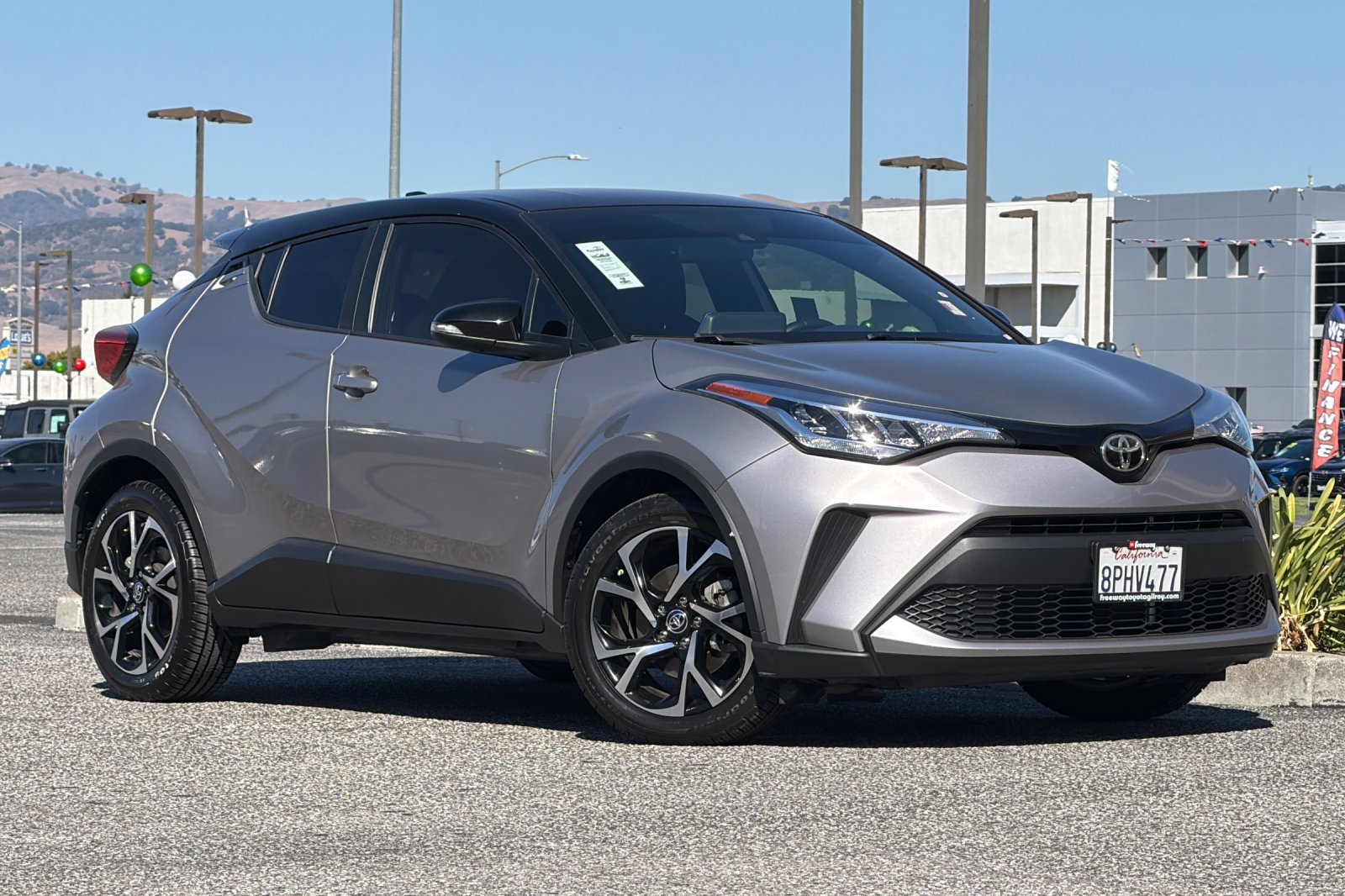 Used 2020 Toyota C-HR XLE FWD image 2