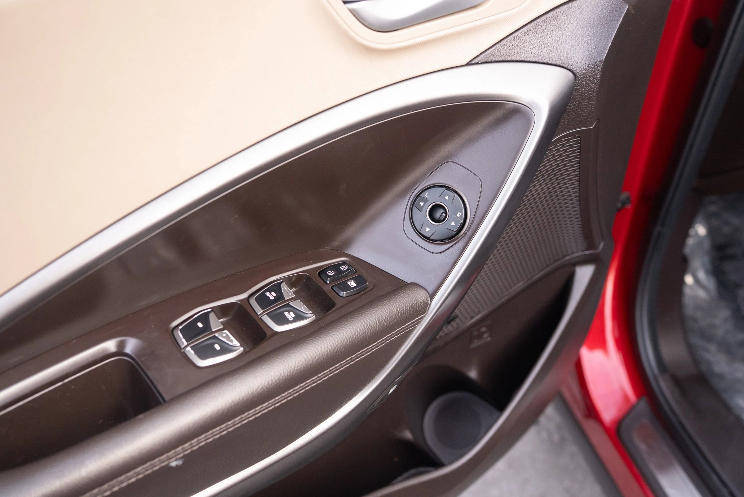 Used 2017 Hyundai Santa Fe Sport w/ 2.0T Ultimate Tech Package 05 image 33