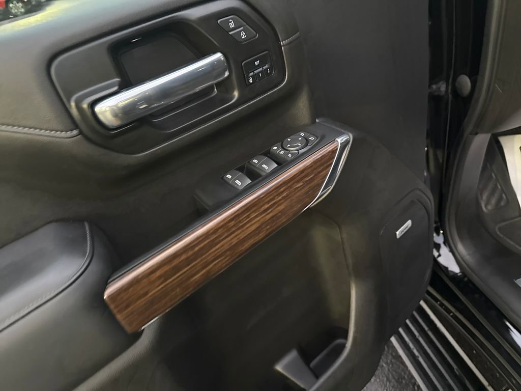 Used 2023 Chevrolet Silverado 3500 High Country image 14