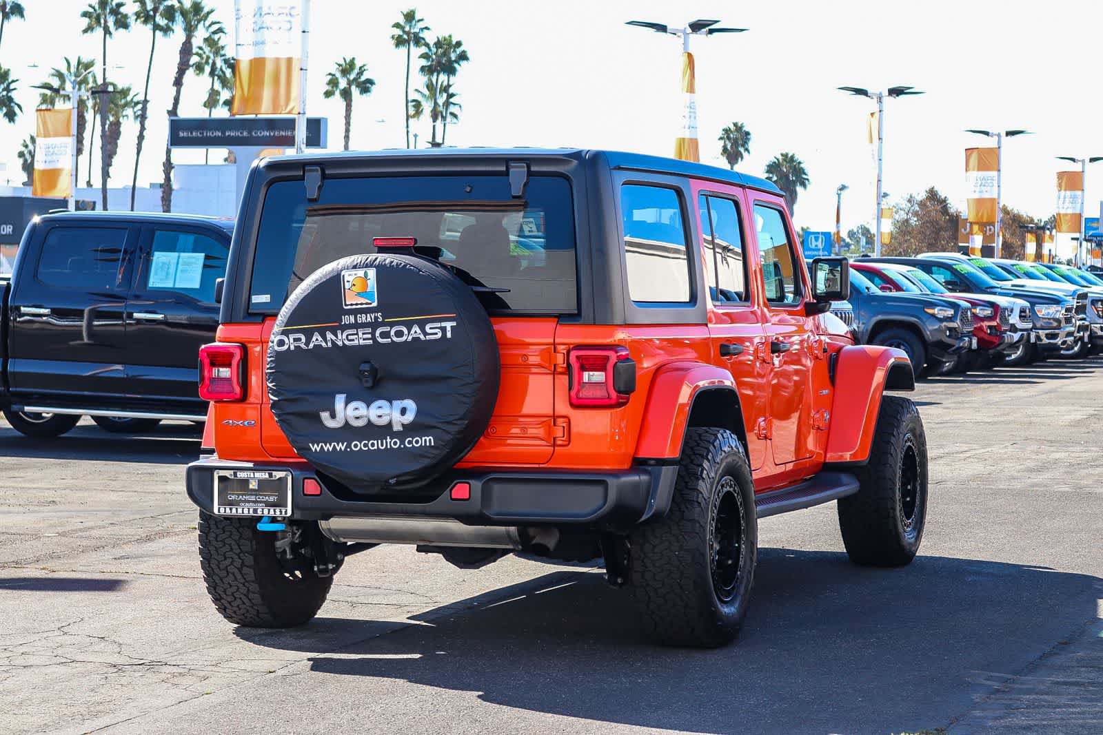 Used 2023 Jeep Wrangler Unlimited Sahara AWD/4WD image 4