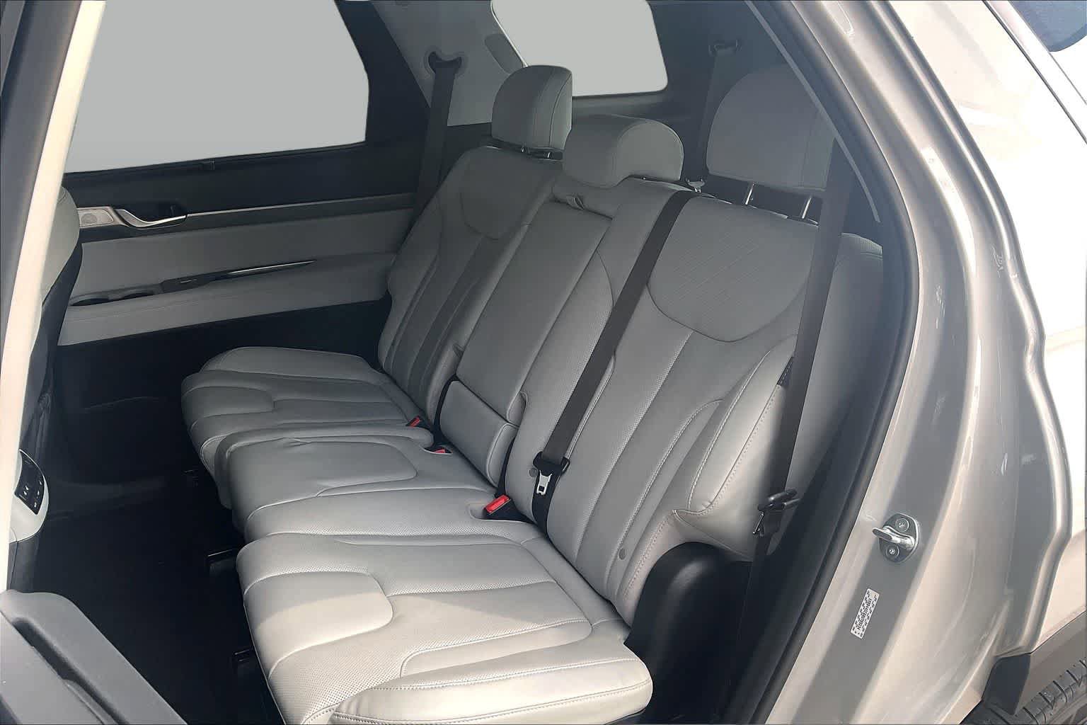 Used 2024 Hyundai Palisade SEL FWD image 21