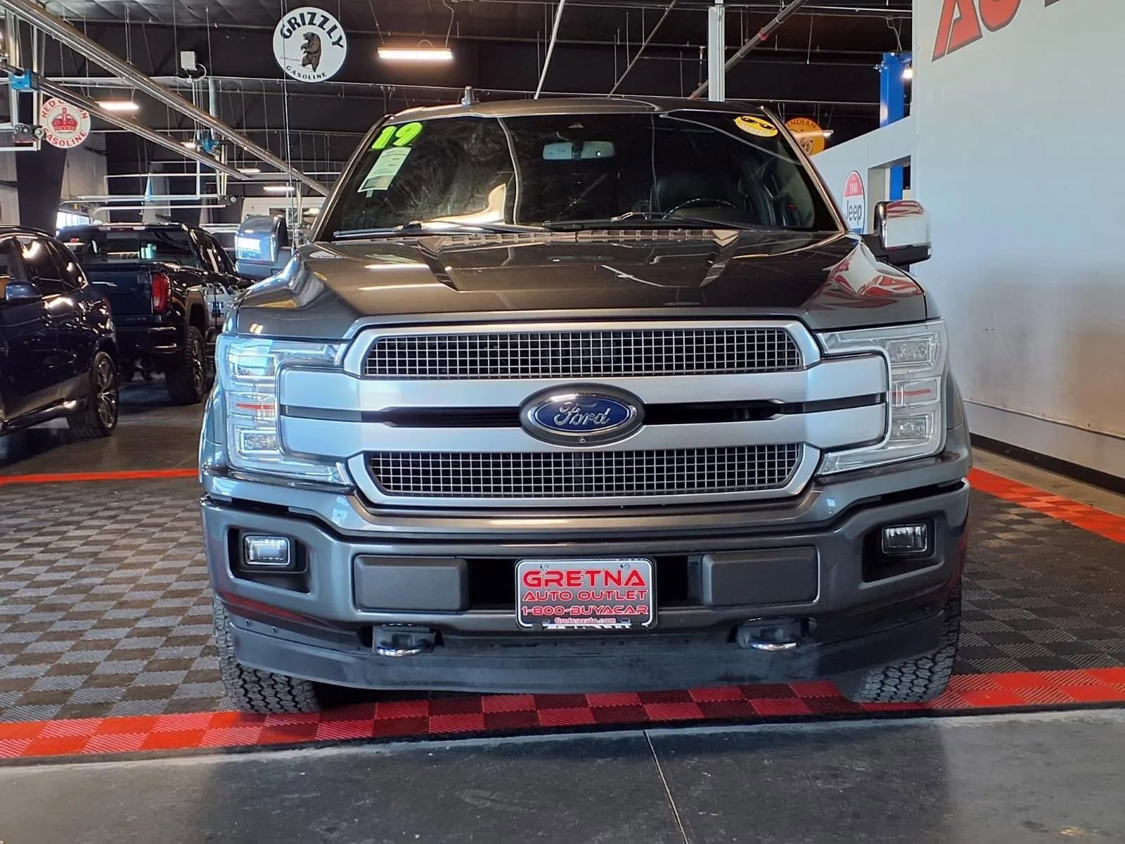 Used 2019 Ford F150 Platinum w/ Equipment Group 701A Luxury AWD/4WD image 2