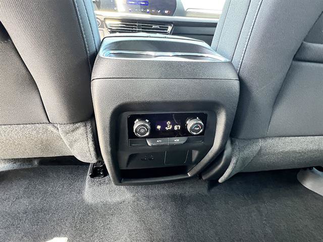 New 2026 Chevrolet Traverse LT w/ LPO, Floor Liner Package FWD image 17