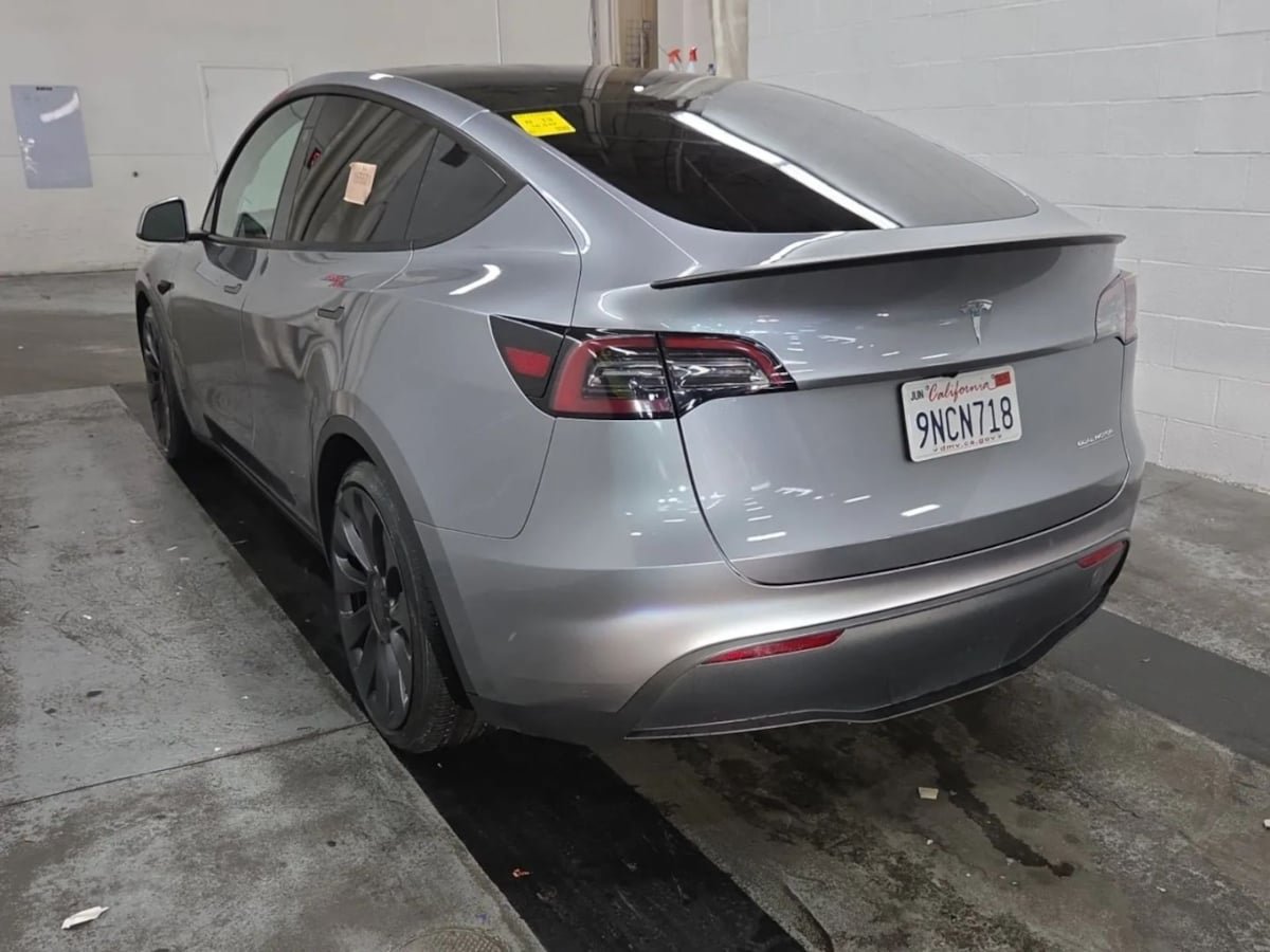 Used 2024 Tesla Model Y Performance AWD/4WD image 3