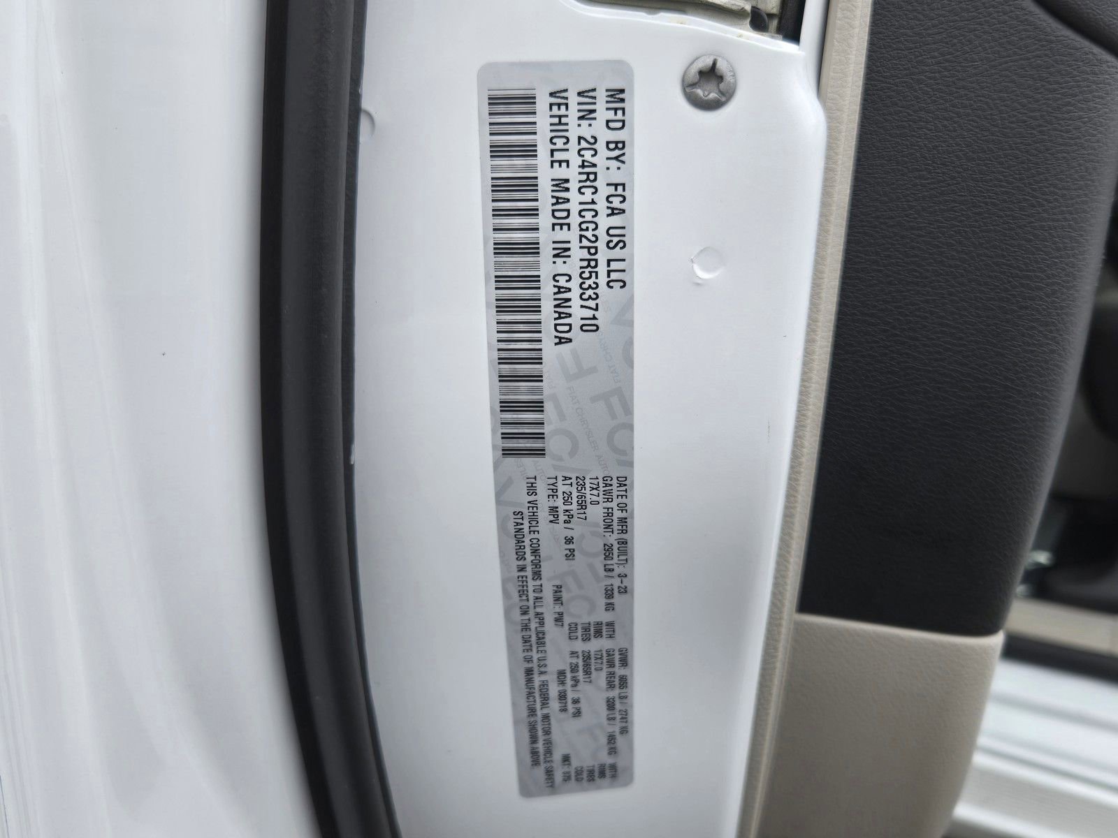 Used 2023 Chrysler Voyager LX image 27