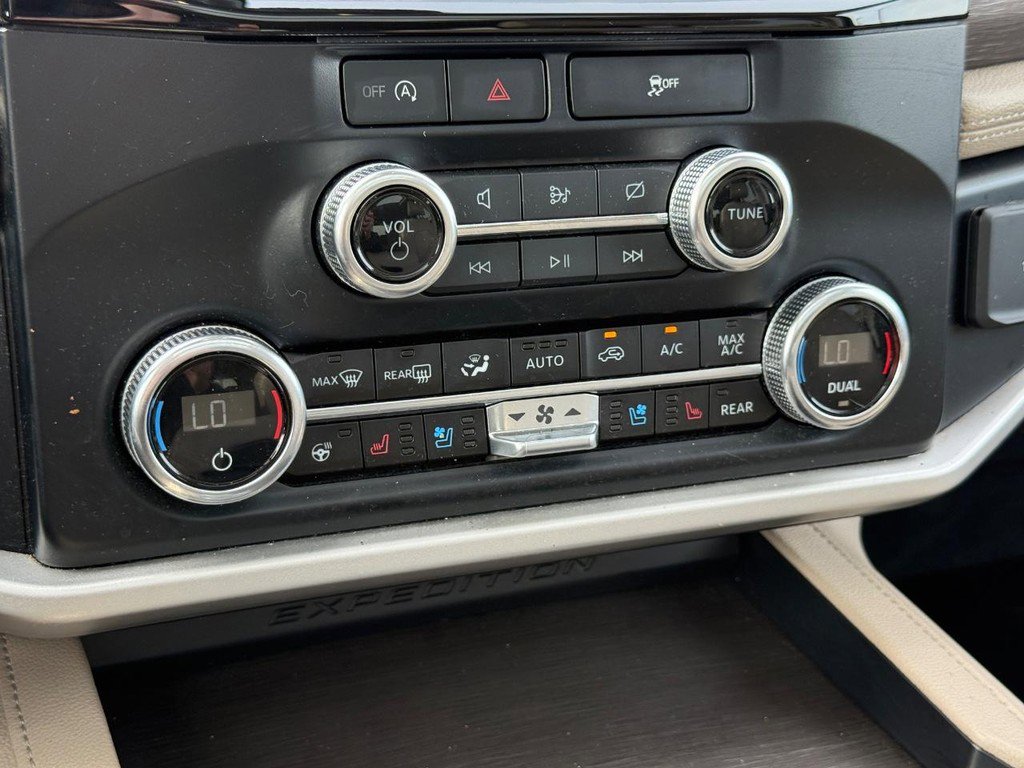 Used 2024 Ford Expedition Limited image 21