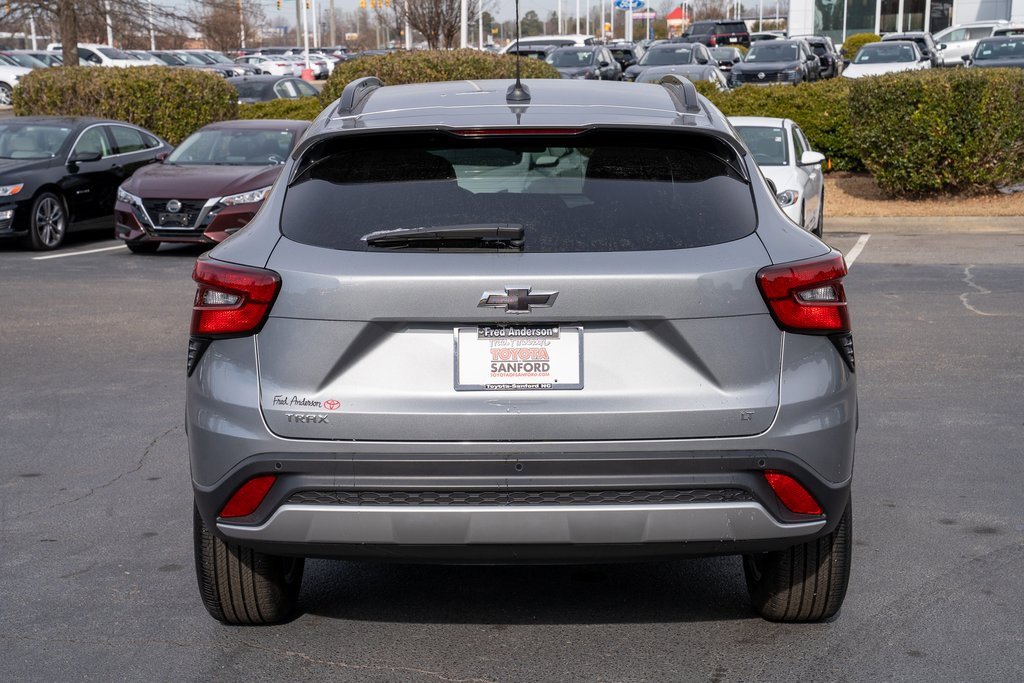 Used 2024 Chevrolet Trax LT w/ Driver Confidence Package image 4