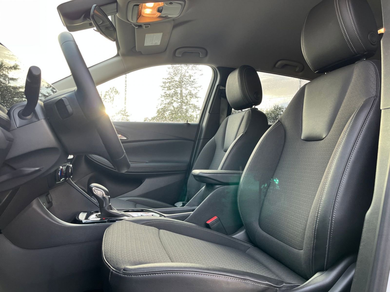 Used 2025 Buick Encore GX Preferred image 24