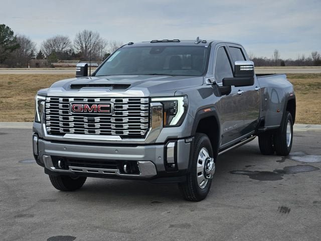 New 2026 GMC Sierra 3500 Denali w/ Denali Reserve Package AWD/4WD image 2