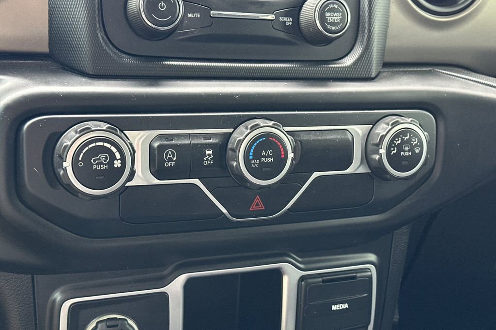 Used 2018 Jeep Wrangler Unlimited Sport AWD/4WD image 20