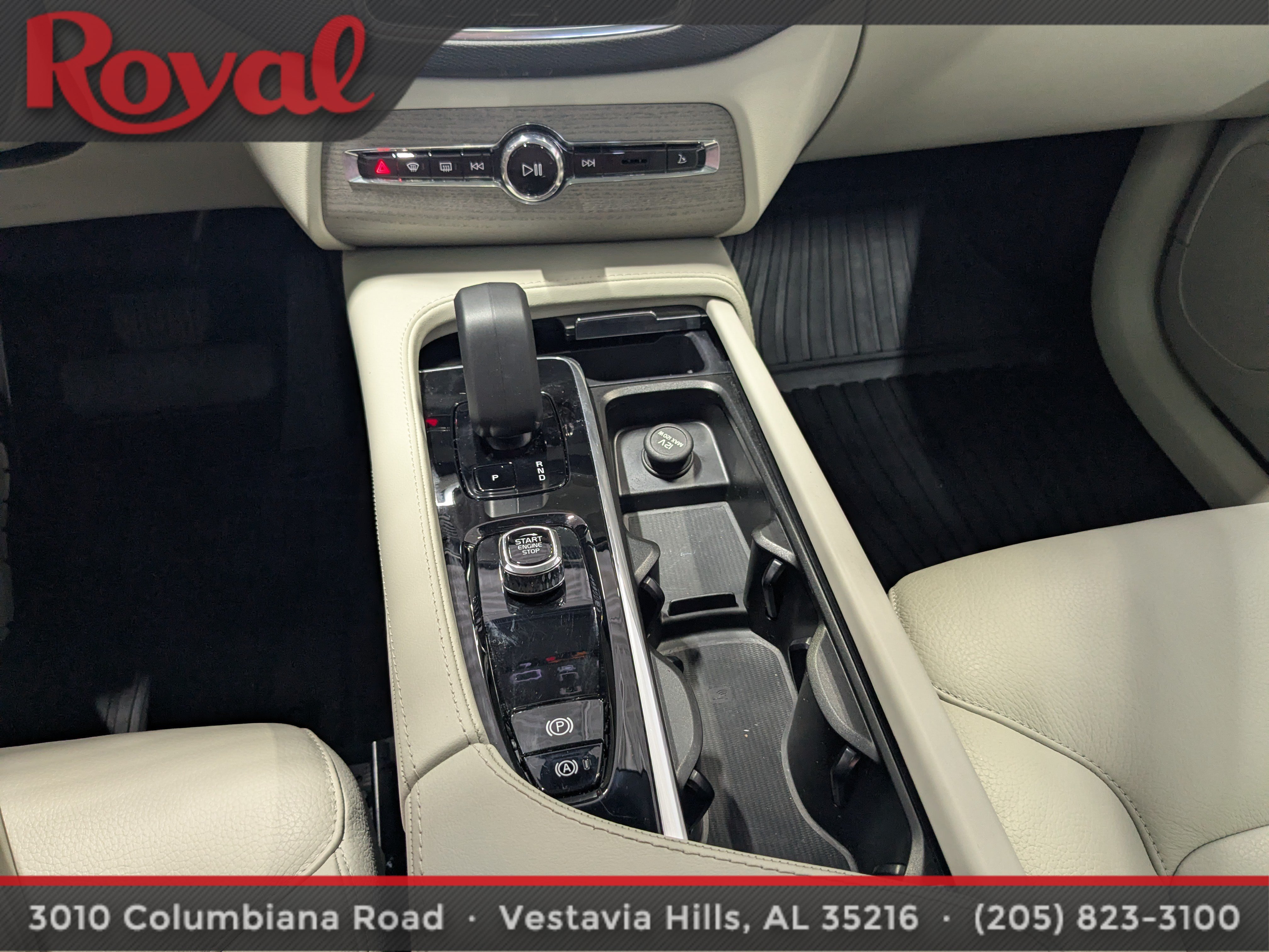 Used 2025 Volvo XC90 B6 Plus AWD/4WD image 23