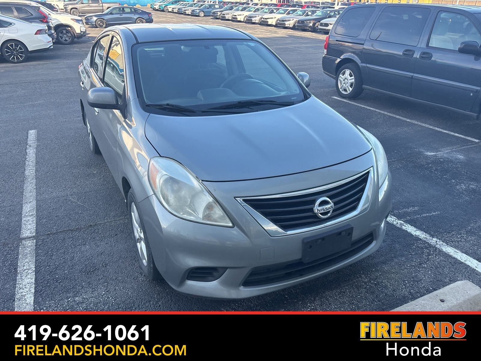 Used 2014 Nissan Versa SV w/ Convenience Package image 3