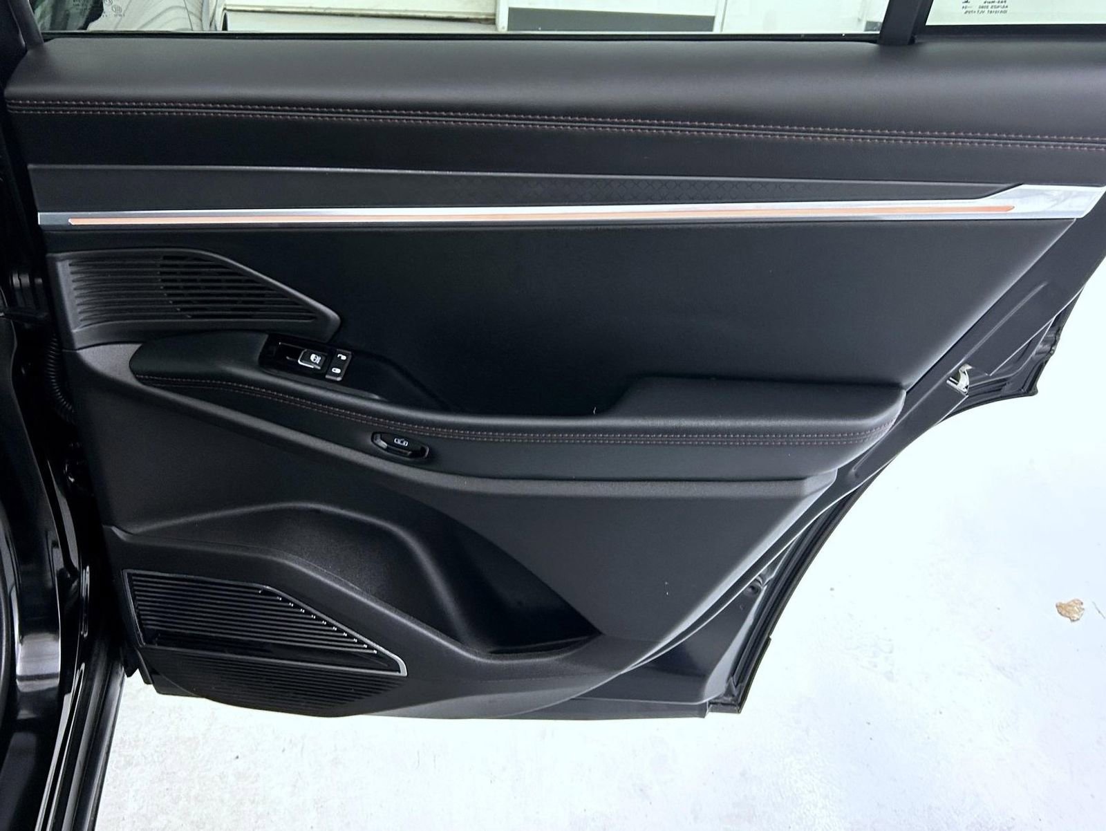 Used 2025 Jeep Wagoneer S Limited image 16