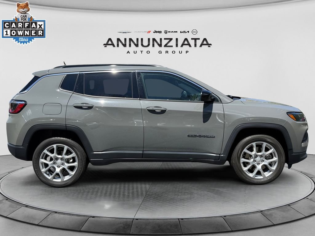 Used 2023 Jeep Compass Latitude w/ Sun and Sound Group AWD/4WD image 6