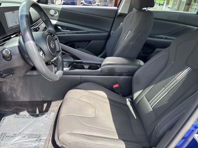 Used 2023 Hyundai Elantra SEL w/ Convenience Package FWD image 9