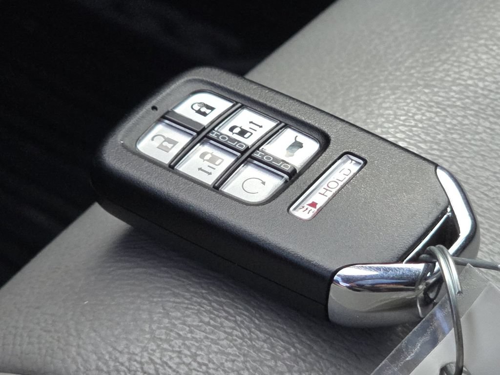 Used 2023 Honda Odyssey Touring image 35