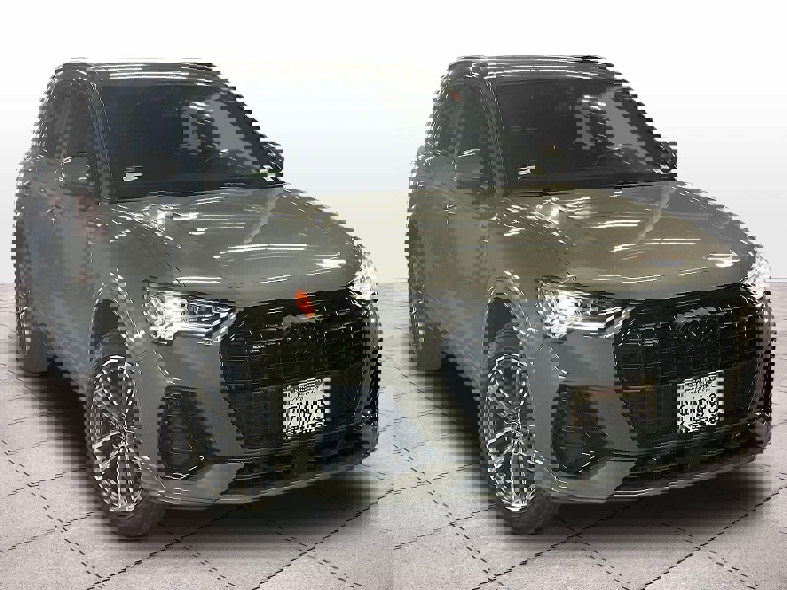 Certified 2023 Audi Q3 2.0T Premium w/ Black Optic Sport Package image 2