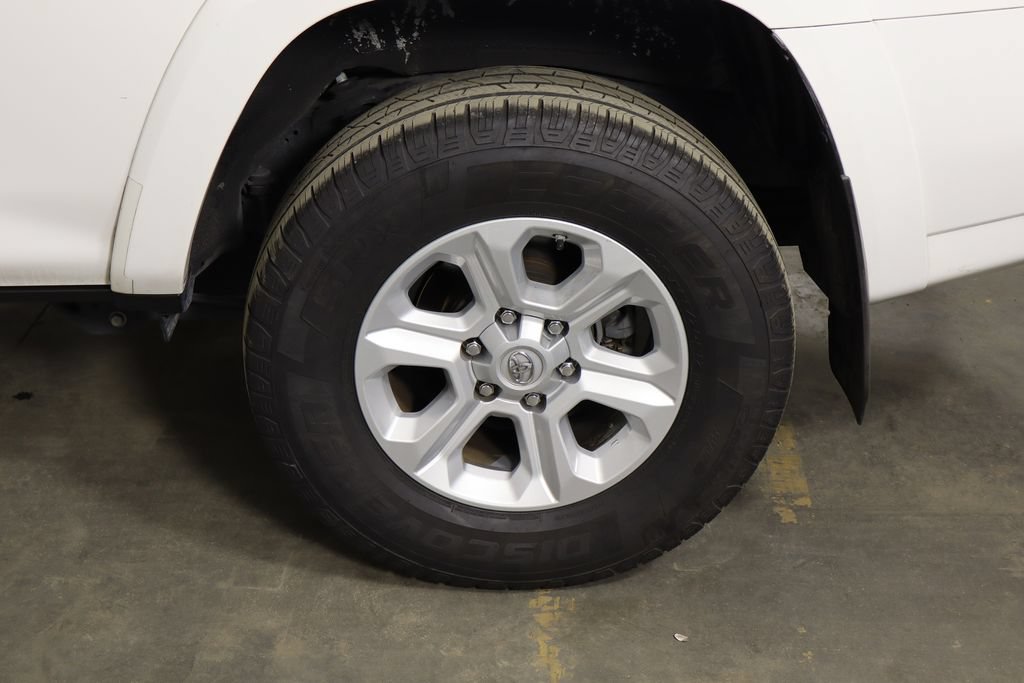 Used 2016 Toyota 4Runner SR5 RWD image 40