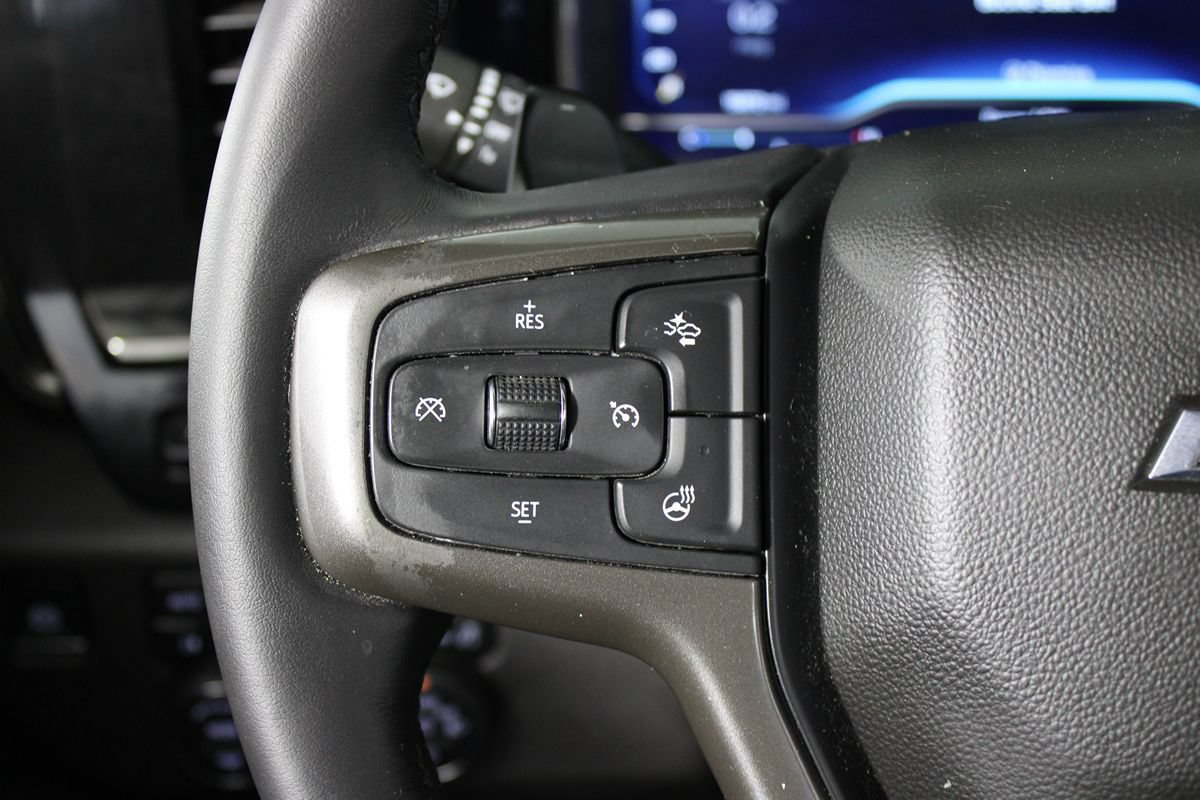 Used 2023 Chevrolet Silverado 1500 ZR2 w/ Technology Package AWD/4WD image 26
