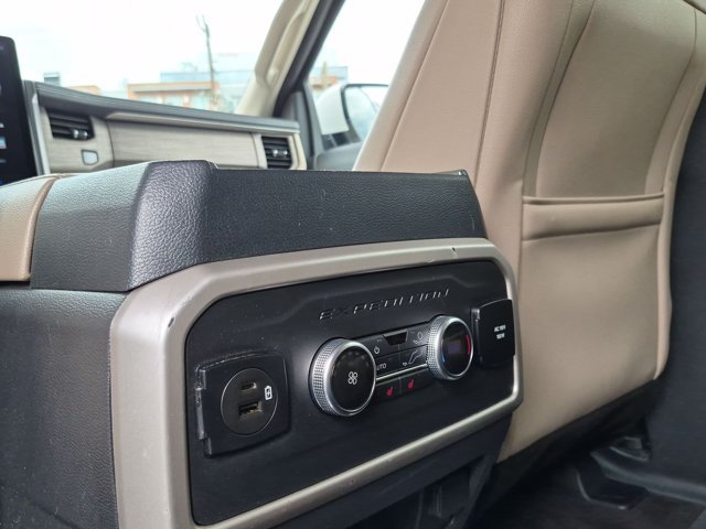 Used 2022 Ford Expedition Max Limited AWD/4WD image 23