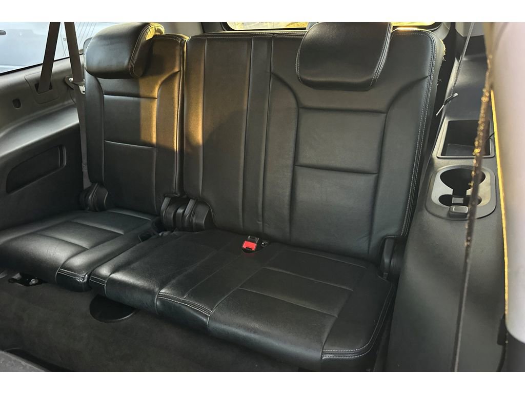 Used 2015 Chevrolet Suburban LS image 16