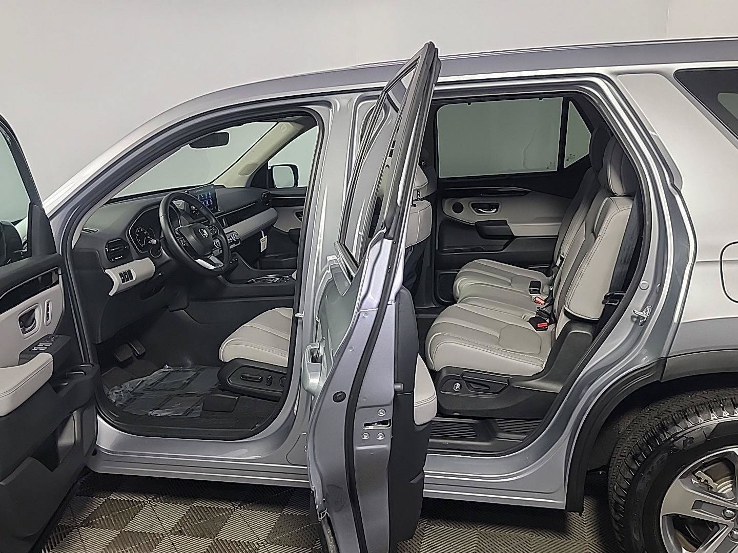 Certified 2025 Honda Pilot EX-L image 16