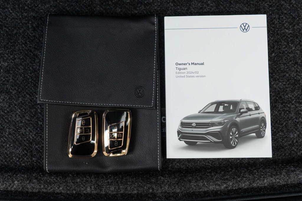 Used 2024 Volkswagen Tiguan SE w/ Panoramic Sunroof Package AWD/4WD image 52