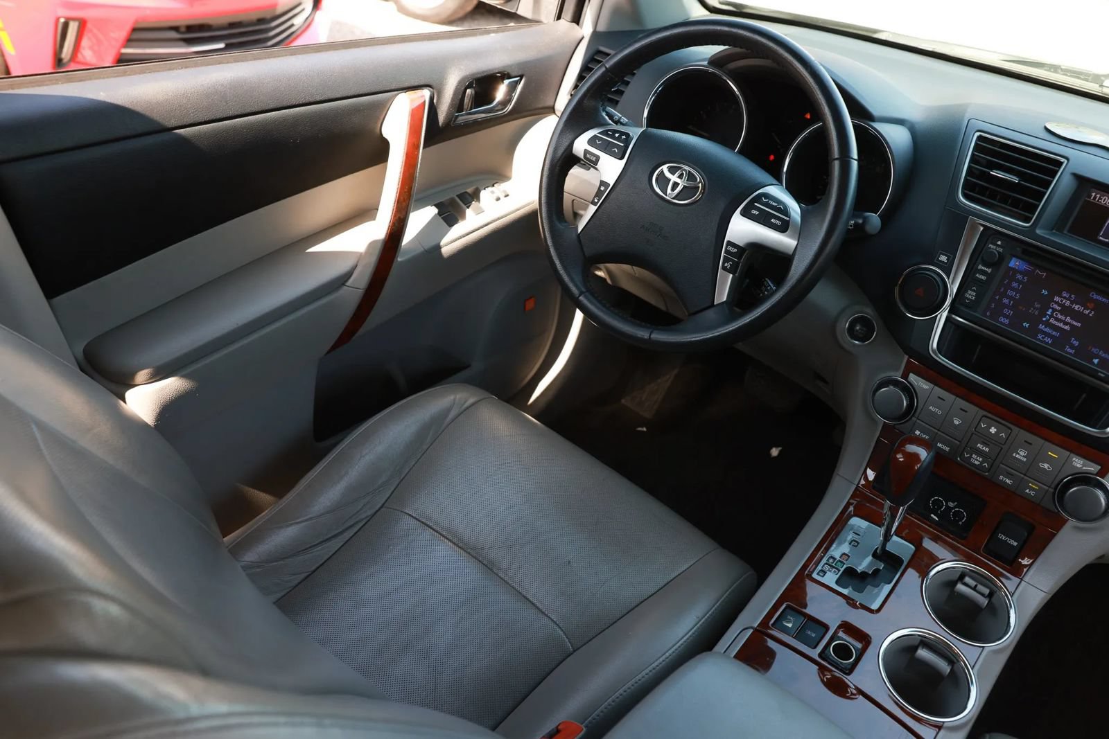 Used 2013 Toyota Highlander Limited AWD/4WD image 12