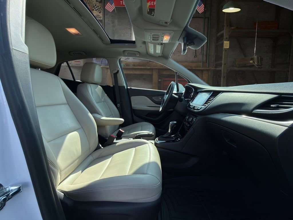 Certified 2018 Buick Encore Essence w/ Experience Buick Package FWD image 15