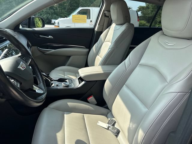 Used 2023 Cadillac XT4 Luxury w/ Driver Awareness Package AWD/4WD image 35