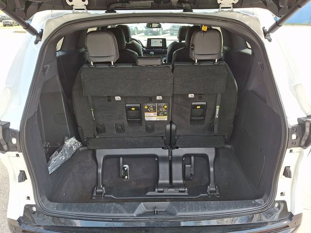 Used 2023 Toyota Sienna XSE image 33